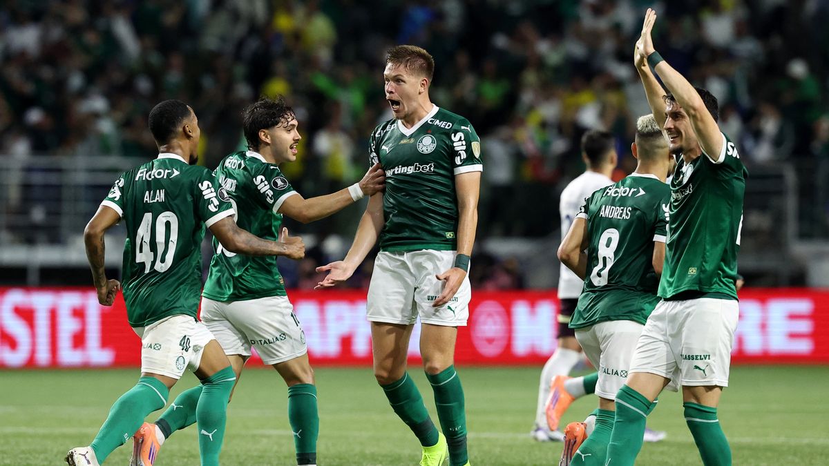 Pohár osvoboditelů vyhrají počtvrté buď fotbalisté Palmeiras, nebo Flamenga